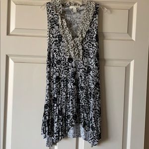 No-sleeve Tunic